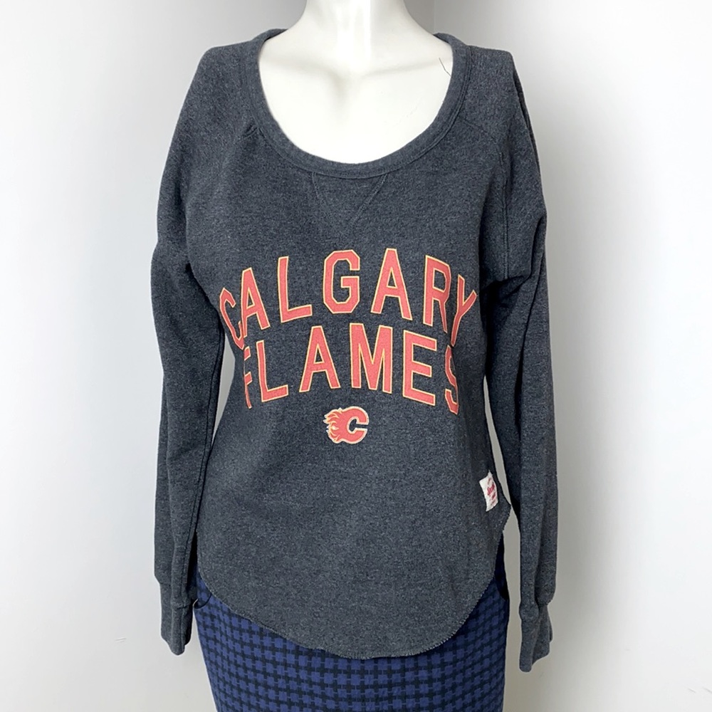 Sportiqe Calgary Flames Gray Sweatshirt Size M/L